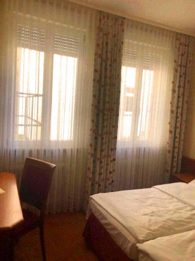 ซิตี้ พาร์ตเนอร์ โฮเทล ฮ็อลลันเดอร์ โฮฟ Hotel ไฮเดลเบิร์ก ภายนอก รูปภาพ