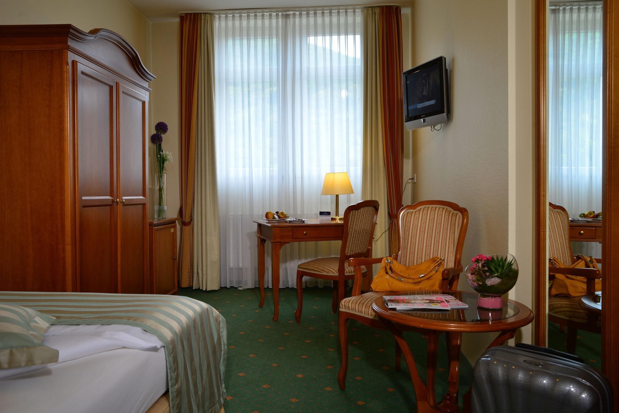 ซิตี้ พาร์ตเนอร์ โฮเทล ฮ็อลลันเดอร์ โฮฟ Hotel ไฮเดลเบิร์ก ภายนอก รูปภาพ