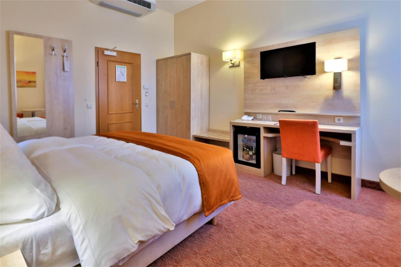 ซิตี้ พาร์ตเนอร์ โฮเทล ฮ็อลลันเดอร์ โฮฟ Hotel ไฮเดลเบิร์ก ภายนอก รูปภาพ