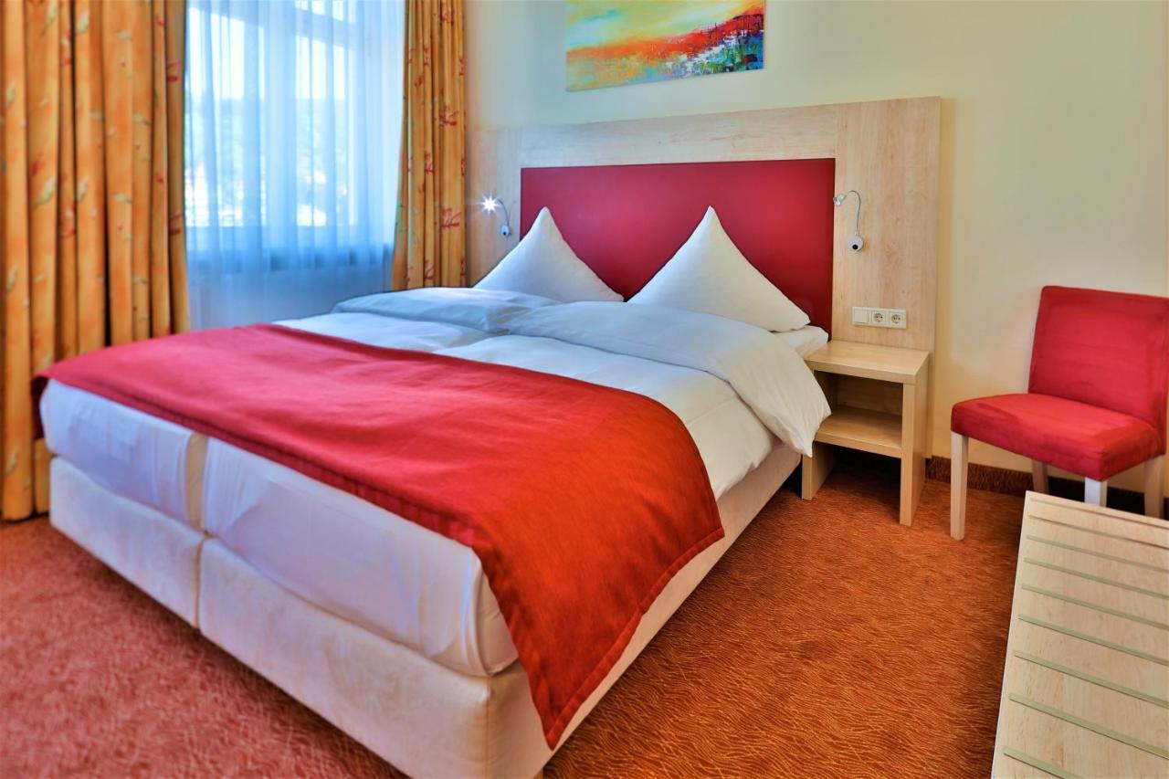 ซิตี้ พาร์ตเนอร์ โฮเทล ฮ็อลลันเดอร์ โฮฟ Hotel ไฮเดลเบิร์ก ภายนอก รูปภาพ