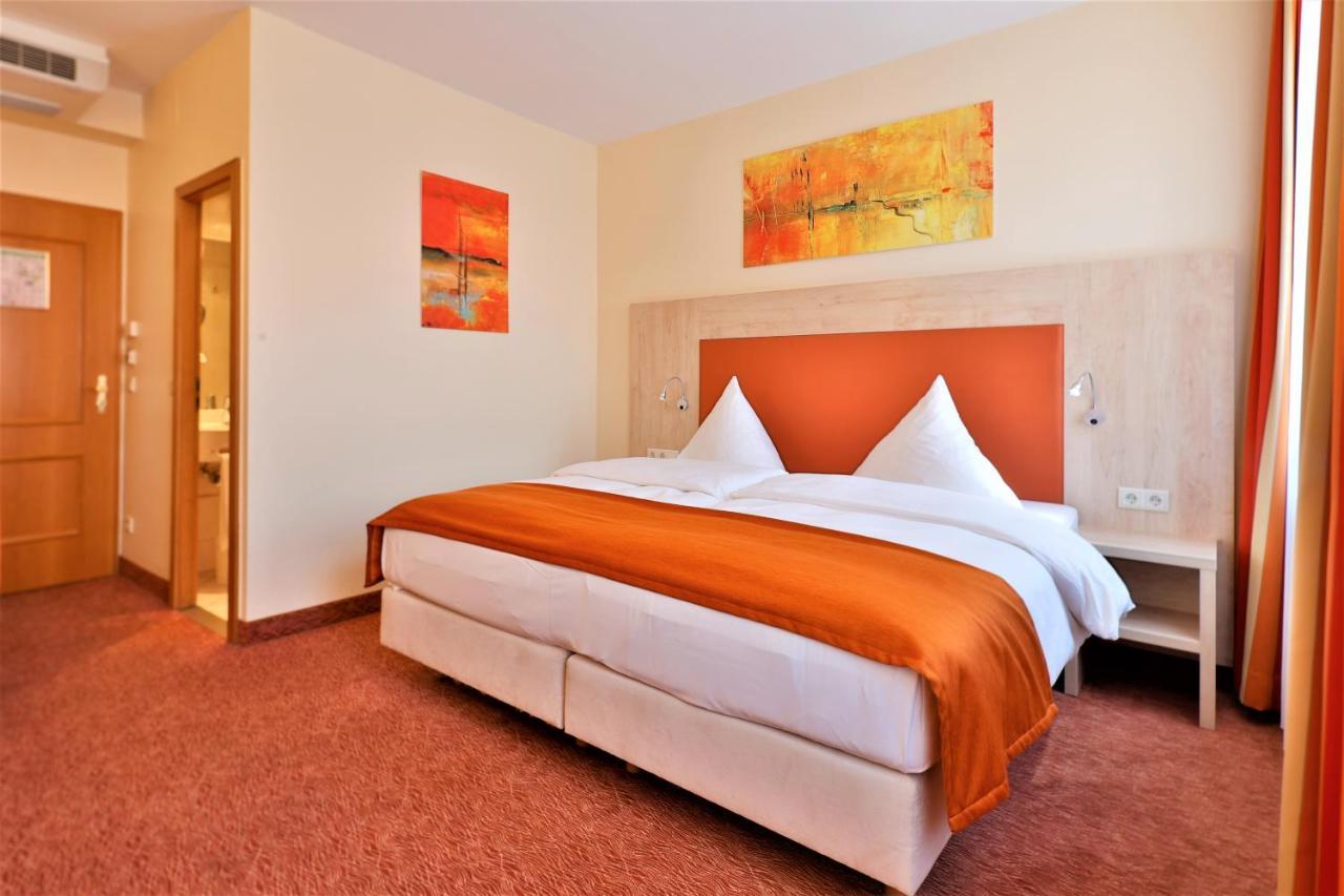 ซิตี้ พาร์ตเนอร์ โฮเทล ฮ็อลลันเดอร์ โฮฟ Hotel ไฮเดลเบิร์ก ภายนอก รูปภาพ