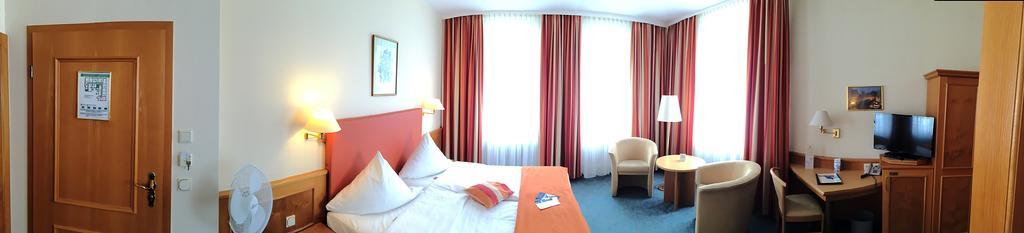 ซิตี้ พาร์ตเนอร์ โฮเทล ฮ็อลลันเดอร์ โฮฟ Hotel ไฮเดลเบิร์ก ภายนอก รูปภาพ