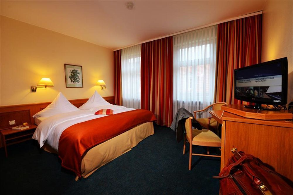 ซิตี้ พาร์ตเนอร์ โฮเทล ฮ็อลลันเดอร์ โฮฟ Hotel ไฮเดลเบิร์ก ภายนอก รูปภาพ